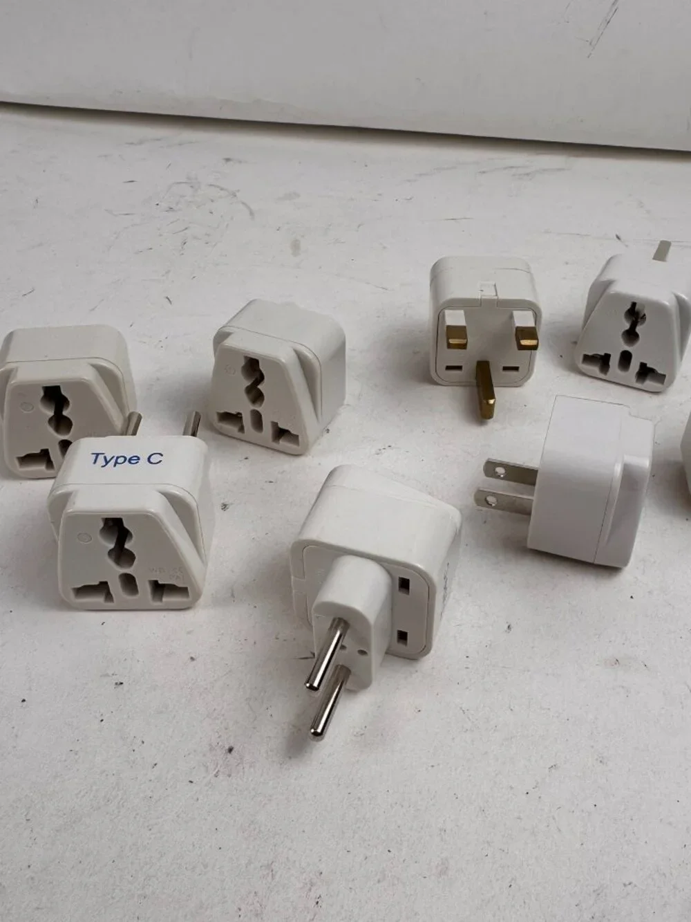 lot of 8 universal travel power plug adapters worldwide wall converter used